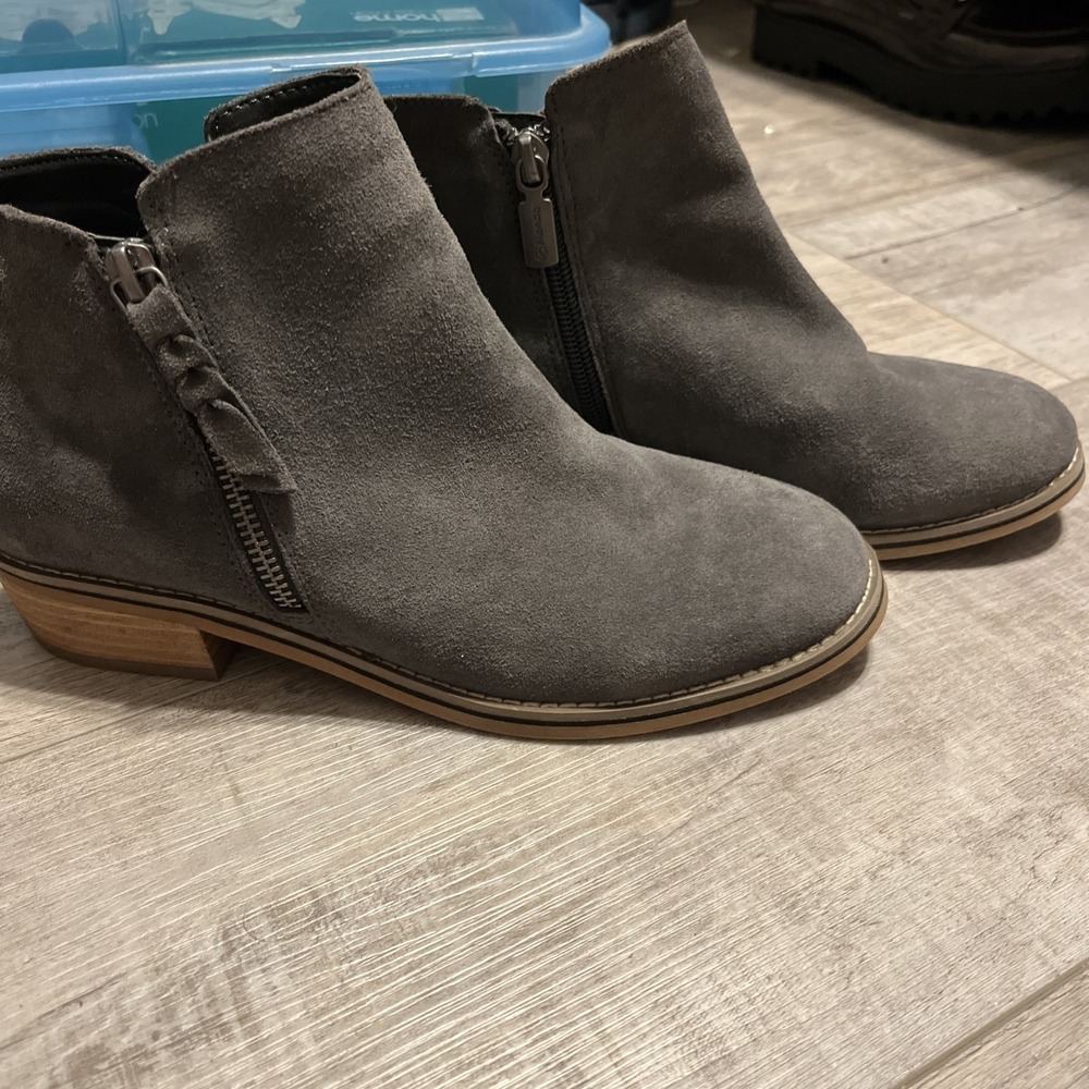 Blondo Valli Ankle‎ Boot Gray Waterproof Suede Leather Side Zip Women 8.5